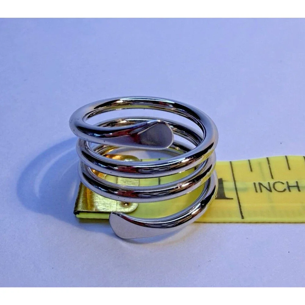 NIB Retired Lia Sophia On A Roll Ring 60693 Size 7 Silver Tone Wrap Spiral Ring